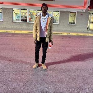 Meet your Posher, Akeem